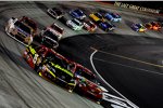 Restart mit Clint Bowyer und Kyle Busch 