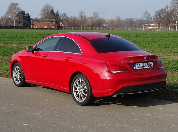 Mercedes-Benz CLA 200 Mercedes-Benz CLA 200