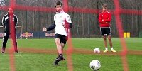 Bild zum Inhalt: Müller, Felix da Costa und Wickens trainieren mit RB Leipzig