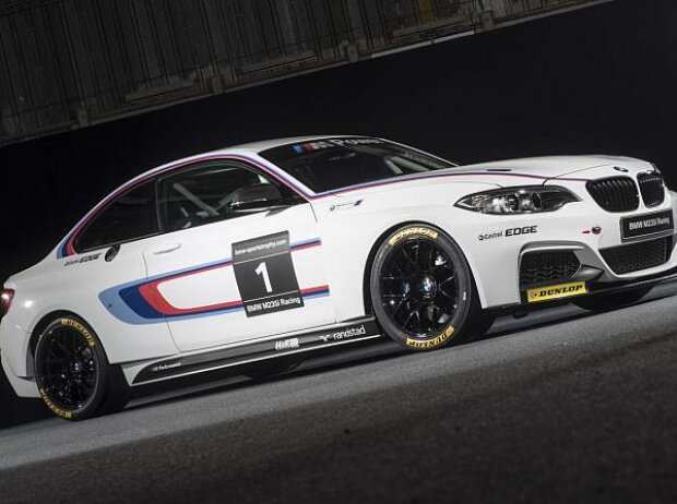 Titel-Bild zur News: BMW M235i Racing