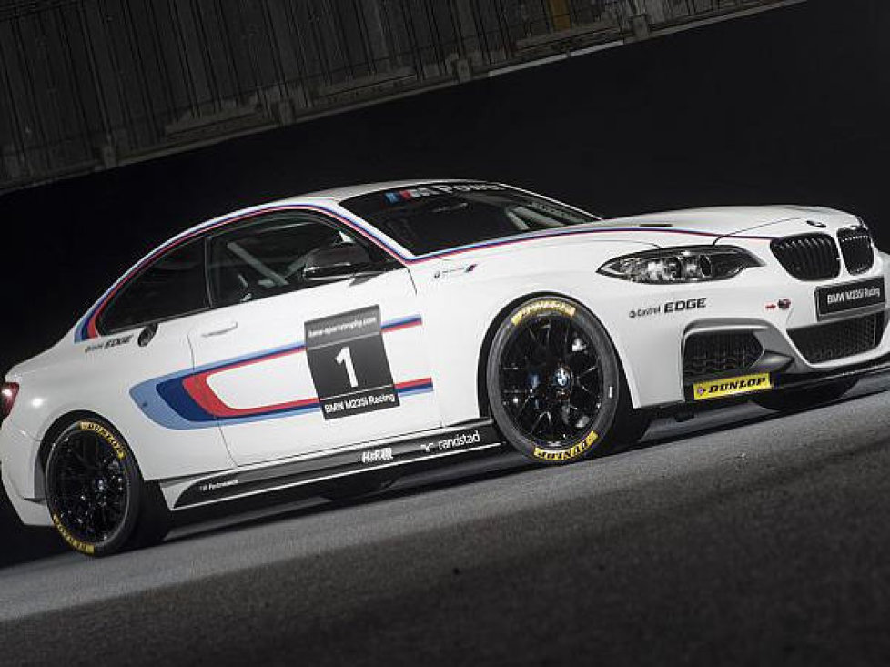 BMW M235i Racing