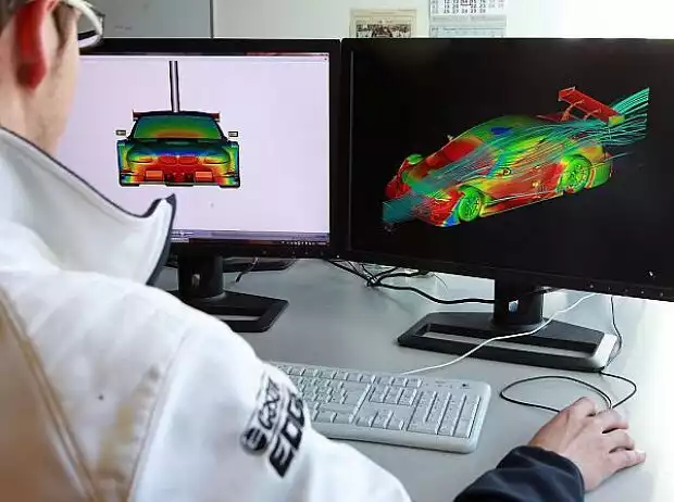 Ingenieur mit M4-Computergrafik Titel-Bild zur News: Ingenieur mit M4-Computergrafik