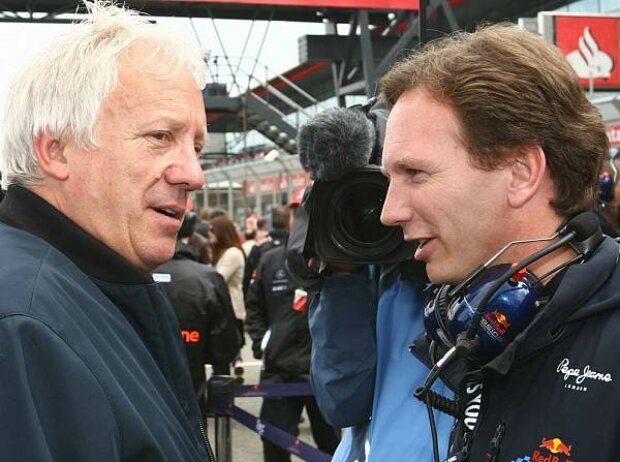 Charlie Whiting (Technischer Delegierte der FIA), Christian Horner (Teamchef)