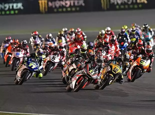 Start zum Moto2-Saisonauftakt 2014 in Doha, Katar Titel-Bild zur News: Start zum Moto2-Saisonauftakt 2014 in Doha, Katar