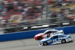 Verfolgerduell: Clint Bowyer (Waltrip) und Brad Keselowski (Penske) 