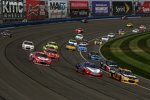 Three-Wide: Kyle Larson (Ganassi), Joey Logano (Penske) und Ryan Newman (Childress) 