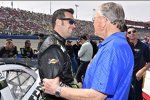 Teambesitzer Joe Gibbs wünscht Sam Hornish Jun. viel Glück