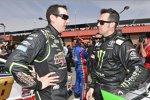 Letzte Tipps für den Teamkollegen: Kyle Busch und Sam Hornish Jun. 