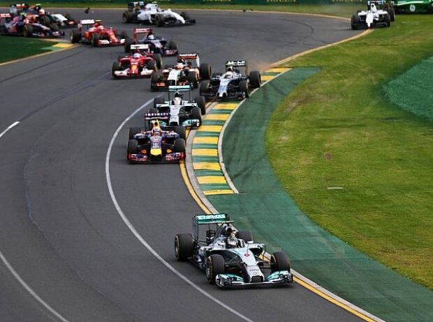 Titel-Bild zur News: Nico Rosberg, Kamui Kobayashi, Felipe Massa
