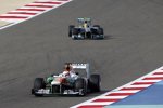 Paul di Resta (HWA-Mercedes) und Lewis Hamilton (Mercedes) 