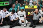 Lewis Hamilton (Mercedes), Toto Wolff und Nico Rosberg (Mercedes) 