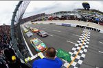 Start zum STP 500 mit Kyle Busch (Gibbs) an der Spitze