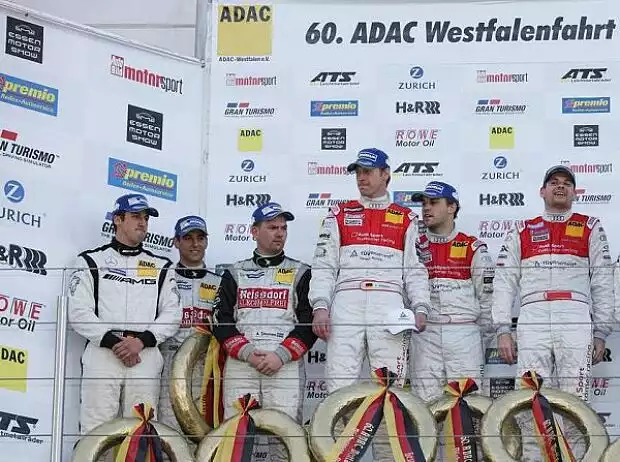 Siegerehrung nach dem VLN-Saisonauftakt 2014 Titel-Bild zur News: Siegerehrung nach dem VLN-Saisonauftakt 2014