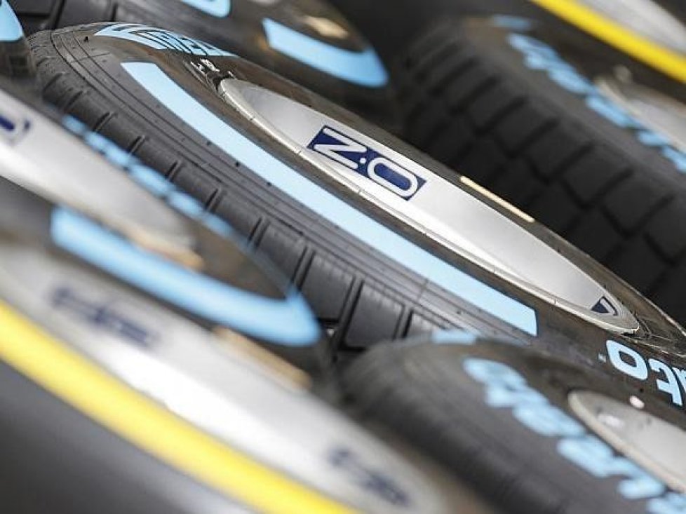Pirelli-Regenreifen