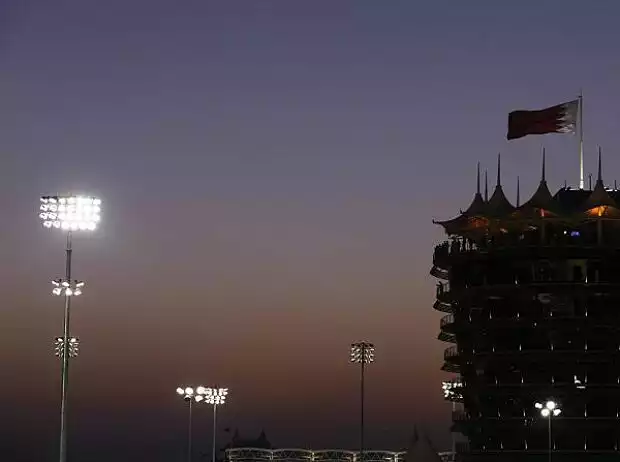 Bahrain Manama Licht Flutlicht Titel-Bild zur News: Bahrain Manama Licht Flutlicht