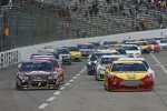 Restart mit Joey Logano (Penske) und Jeff Gordon (Hendrick) 