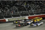 Three-Wide in Darlington: AJ Allmendinger (JTG) zwischen, Josh Wise (Parsons) und Joey Logano (Penske)