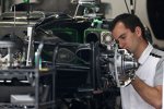 McLaren-Mechaniker bei der Arbeit