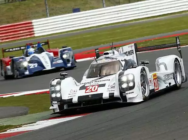 Timo Bernhard, Mark Webber Titel-Bild zur News: Timo Bernhard, Mark Webber