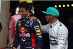 Daniel Ricciardo (Red Bull) und Lewis Hamilton (Mercedes) 