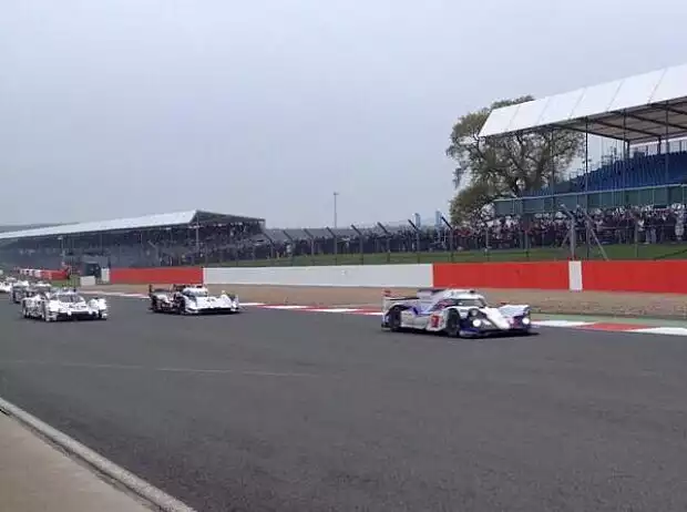 Start Silverstone Titel-Bild zur News: Start Silverstone