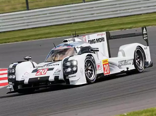 Timo Bernhard, Mark Webber, Brendon Hartley Titel-Bild zur News: Timo Bernhard, Mark Webber, Brendon Hartley