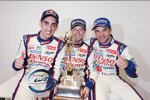 Die Sieger: Sebastien Buemi, Anthony Davidson und Nicolas Lapierre (Toyota)