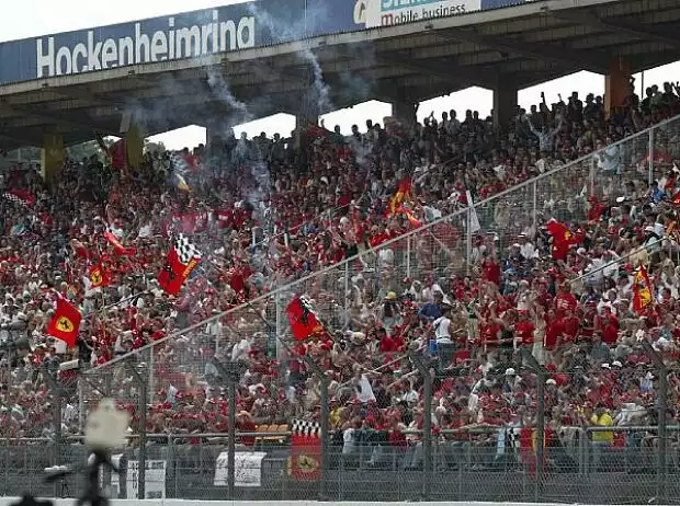 2002 German Grand Prix - Qualifying Hockenheim, Germany. 27th July 2002 World Copyright: Steve Etherington/LAT ref: Digital Image Only Titel-Bild zur News: 2002 German Grand Prix - Qualifying Hockenheim, Germany. 27th July 2002 World Copyright: Steve Etherington/LAT ref: Digital Image Only
