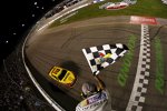 Joey Logano (Penske) gewinnt ein denkwürdiges Richmond-Rennen