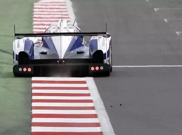 Alexander Wurz, Stephane Sarrazin, Kazuki Nakajima Titel-Bild zur News: Alexander Wurz, Stephane Sarrazin, Kazuki Nakajima