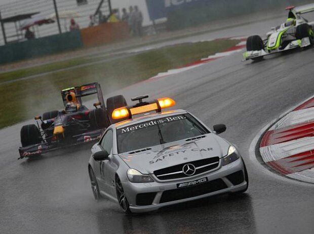 Bernd Mayländer im Safety-Car vor Sebastian Vettel Bernd Mayländer im Safety-Car vor Sebastian Vettel