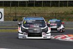 Tom Chilton (ROAL-Chevrolet) und Gianni Morbidelli (Münnich-Chevrolet) 