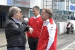 Norbert Haug, Mike Rockenfeller (Phoenix-Audi) und Dieter Gass 