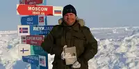 Kolja Spöri mit seinem neuen Buch am Nordpol (April 2014)
