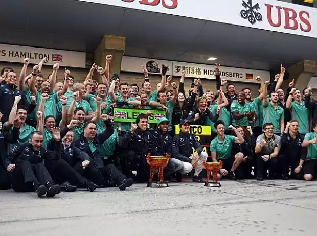 Lewis Hamilton, Nico Rosberg, Toto Wolff Titel-Bild zur News: Lewis Hamilton, Nico Rosberg, Toto Wolff