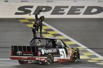 Kyle Busch feiert seinen Truck-Sieg Nummer 37