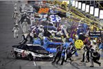Kevin Harvick (Stewart/Haas): Viel Betrieb in der Boxengasse