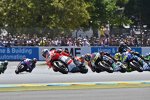 Andrea Dovizioso vor Stefan Bradl 