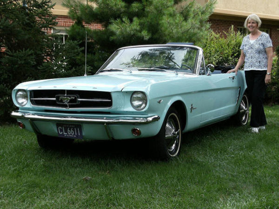 Gail Wise und ihr Ford Mustang von 1964