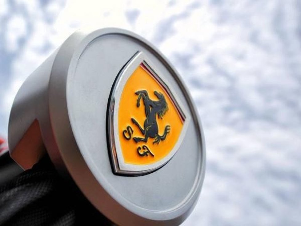 Ferrari, Logo