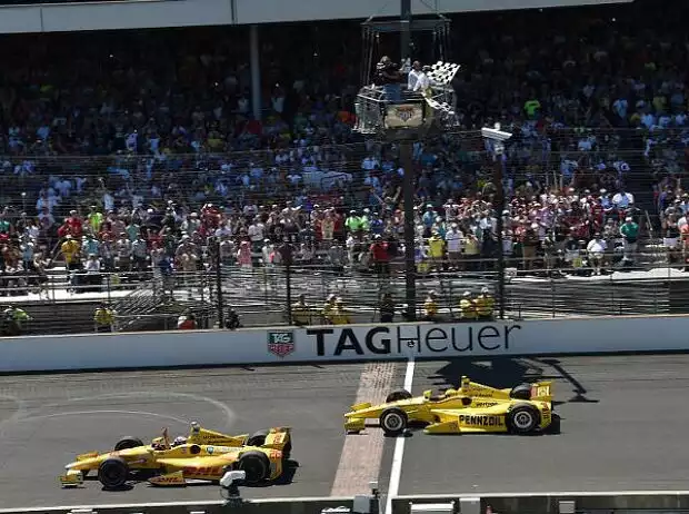 Ryan Hunter-Reay, Helio Castroneves Titel-Bild zur News: Ryan Hunter-Reay, Helio Castroneves