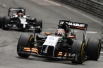 Nico Hülkenberg (Force India) und Jenson Button (McLaren) 