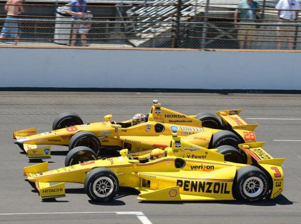 Helio Castroneves, Ryan Hunter-Reay Helio Castroneves, Ryan Hunter-Reay