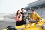 Ryan Hunter-Reay mit Teambesitzer Michael Andretti, dessen Ehefrau Jodi und den Zwillingen Miati und Mario