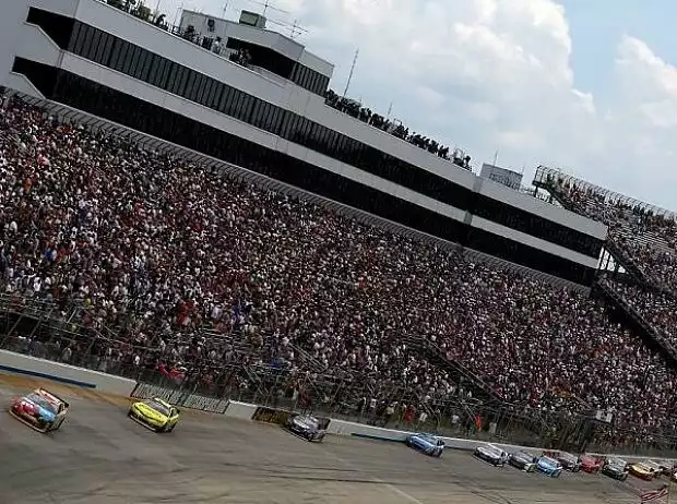 Titel-Bild zur News: Matt Kenseth, Kyle Busch