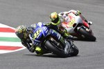 Valentino Rossi vor Andrea Iannone 
