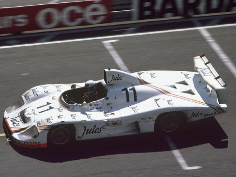 Jacky Ickx Derek Bell