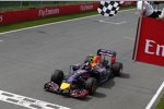 Daniel Ricciardo (Red Bull) gewinnt sein erstes Formel-1-Rennen
