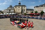 Das AF-Corse-Team bei der Technischen Abnahme