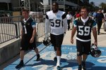 Jamie McMurray und Daytona-Streckenchef Joie Chitwood beim Football-Training der Jacksonville Jaguars